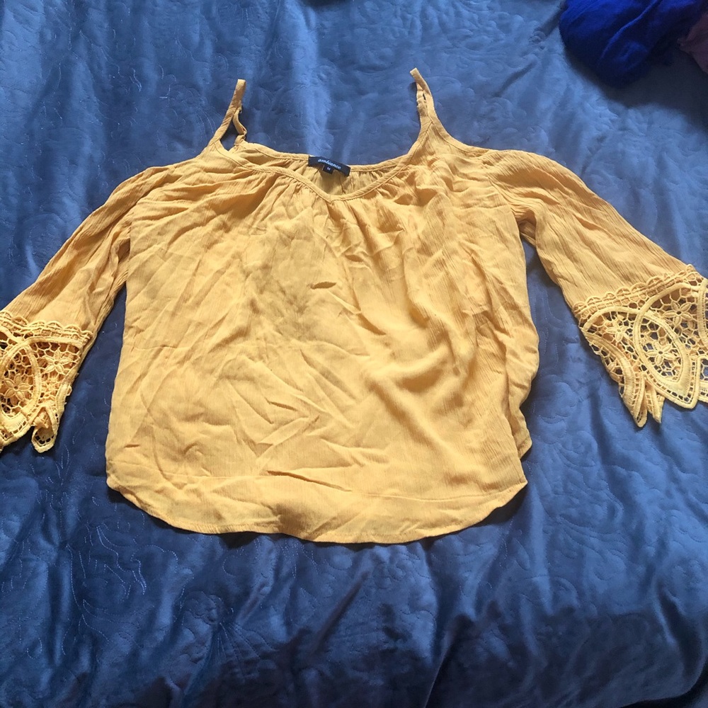 Ambiance yellow lace long sleeved top
